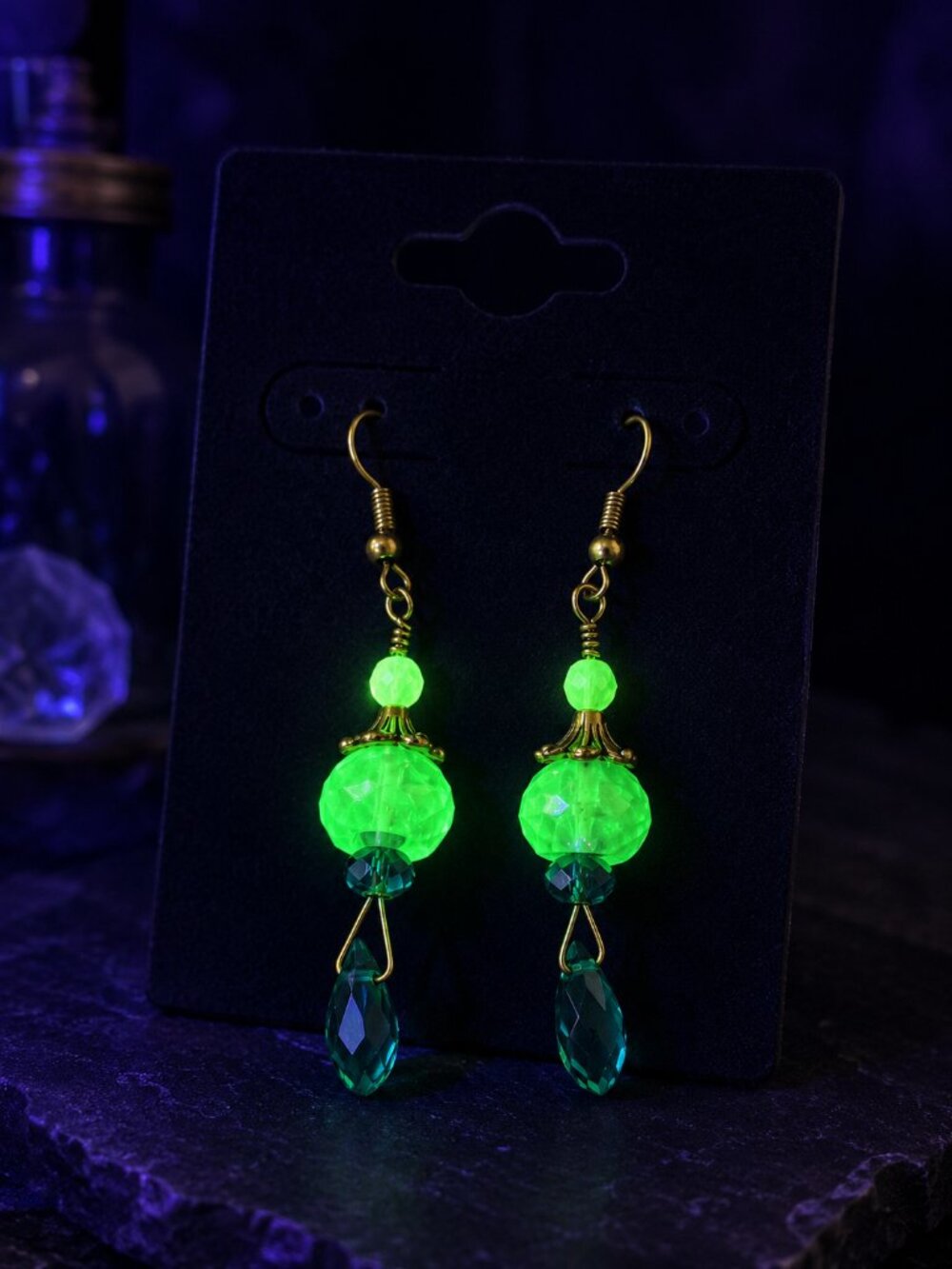 JB Originals – Urania -  Uranium Glass Necklace & Earring Set - Picture 9 of 17